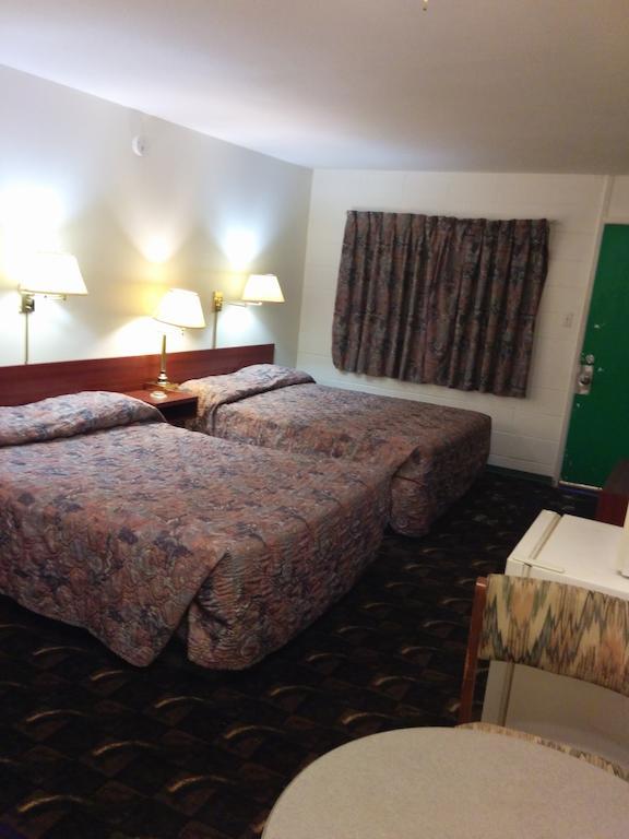 Shamrock Motel Valleyview Room photo